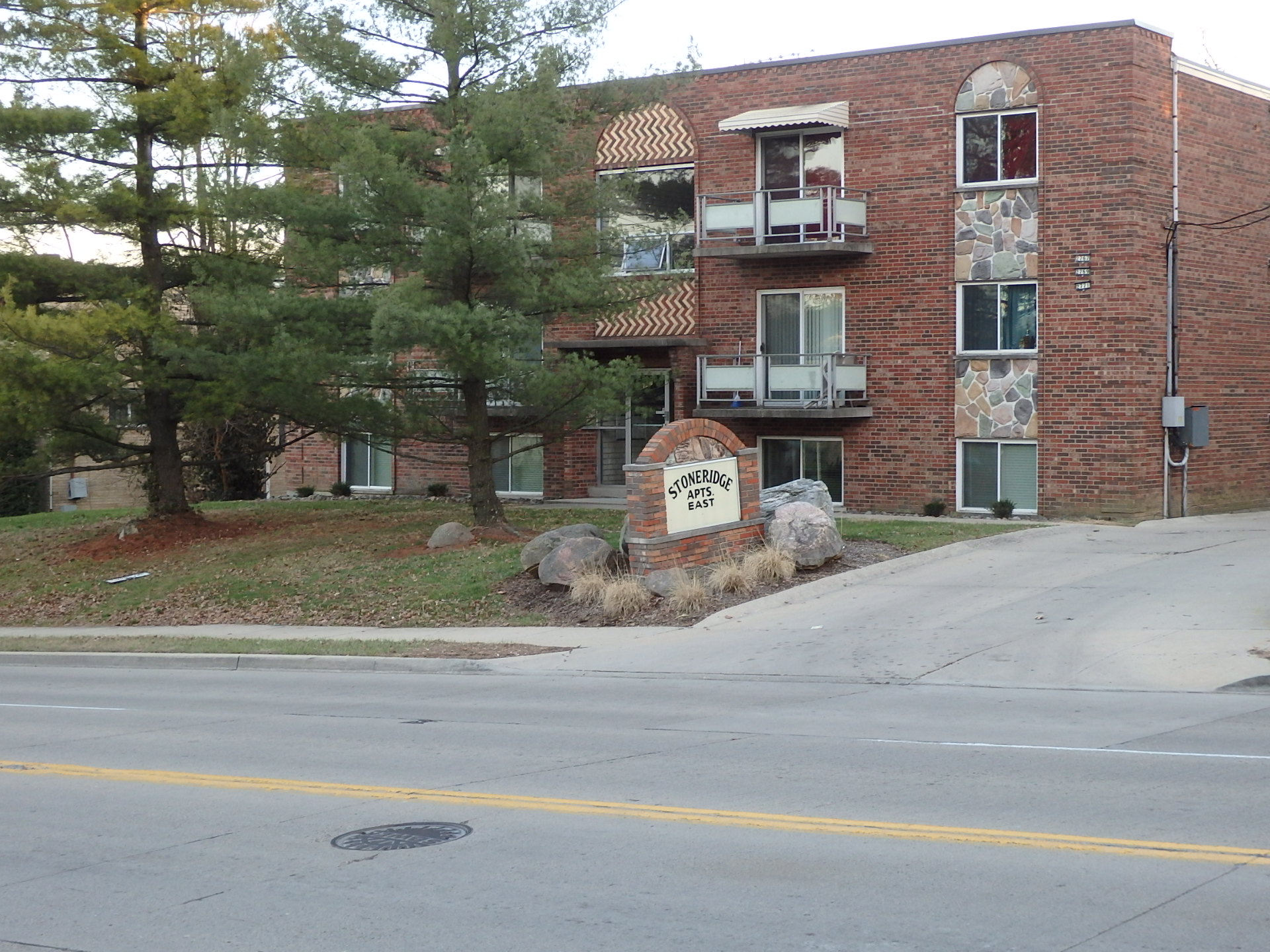 Stoneridge & Bedrock East The Multifamily Advisory Group at Cushman